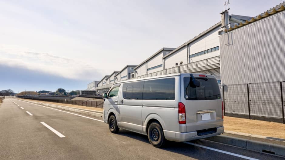 配送の車